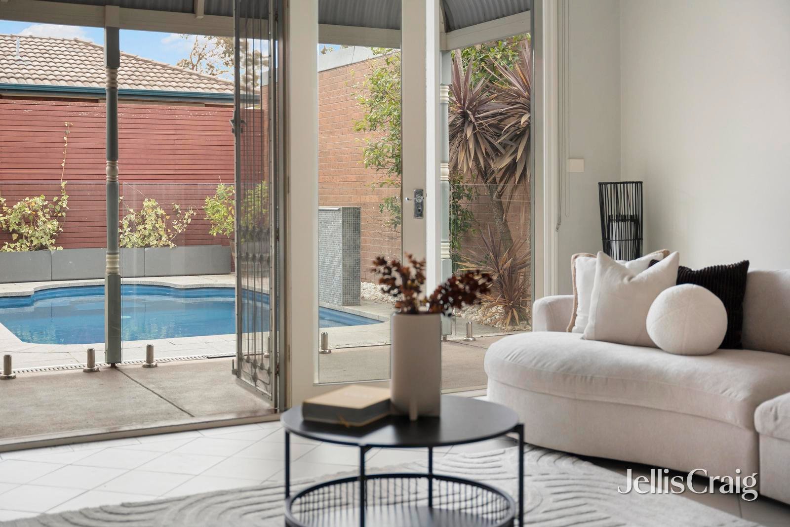 8 Mackay Street, Essendon image 4