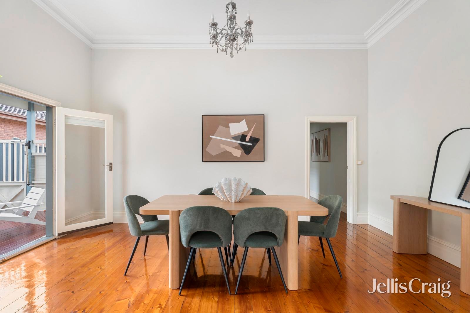 8 Mackay Street, Essendon image 6