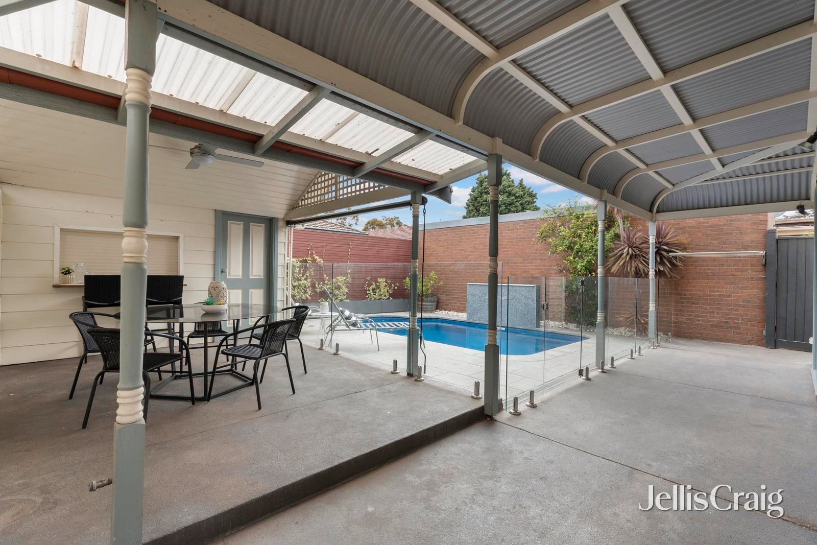 8 Mackay Street, Essendon image 14