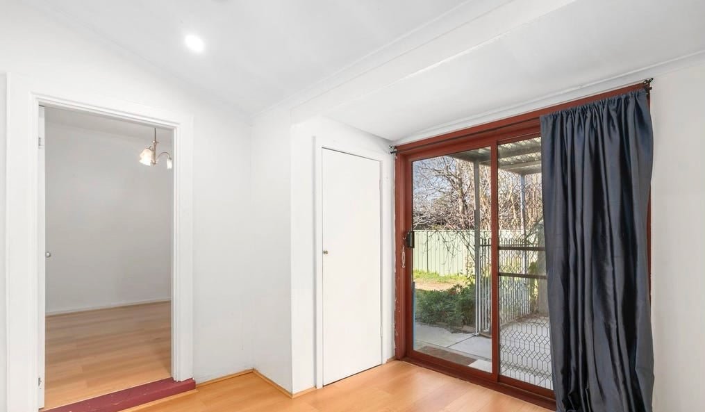 8 Maine Hey Crescent, Springvale image 6