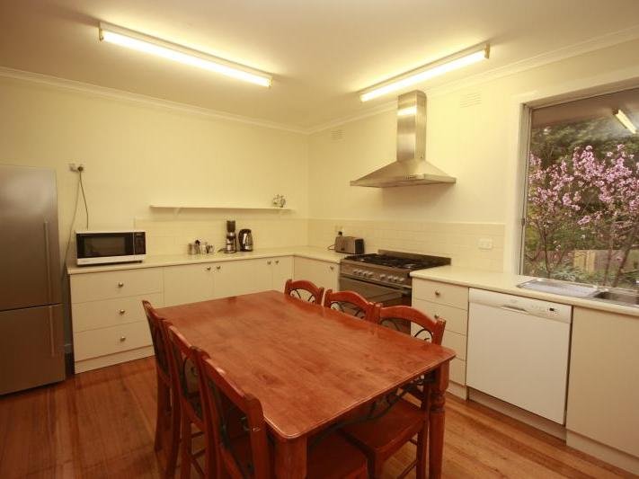 8 Maple Court, Ringwood East image 3