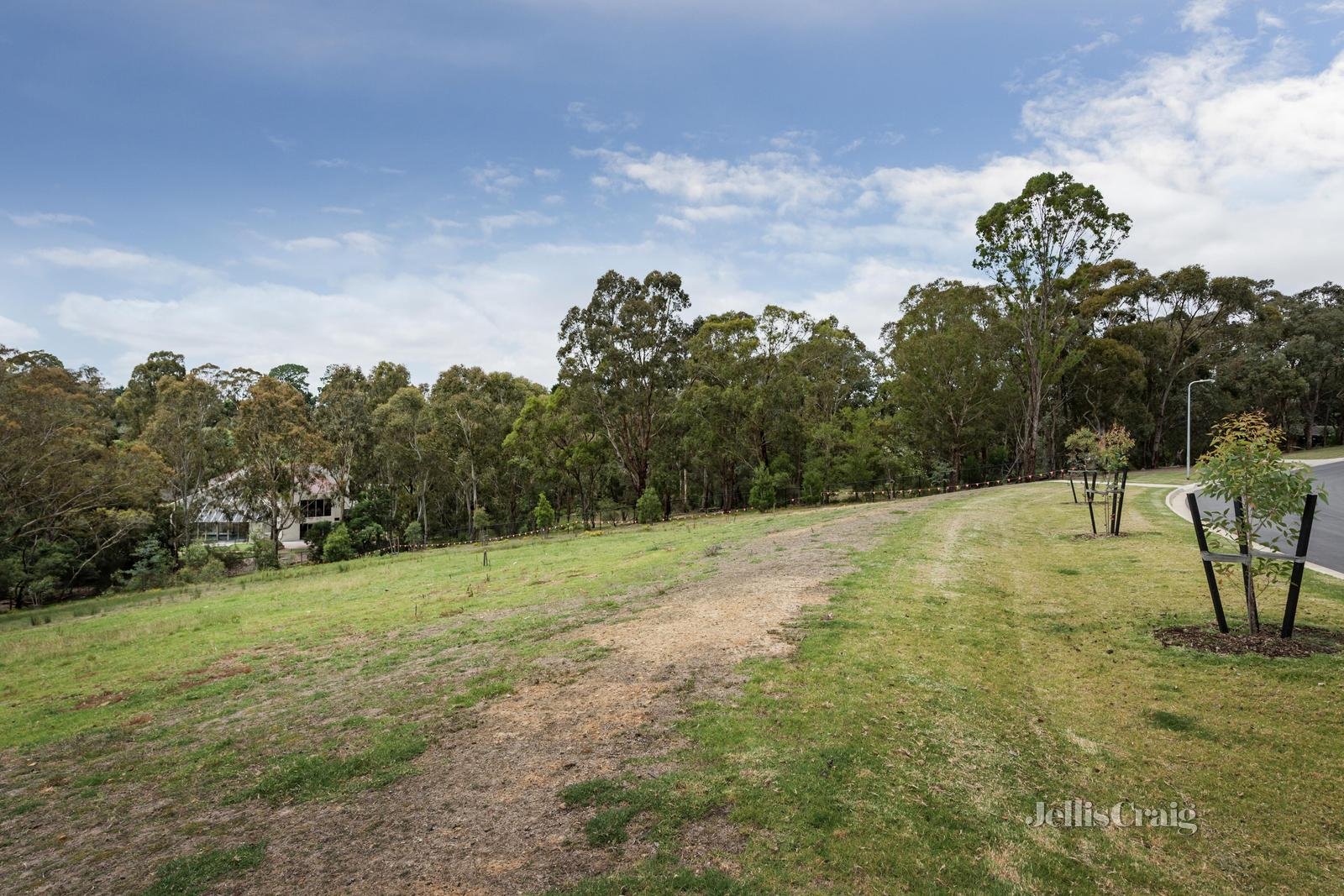 8 Marist Place, Templestowe image 3