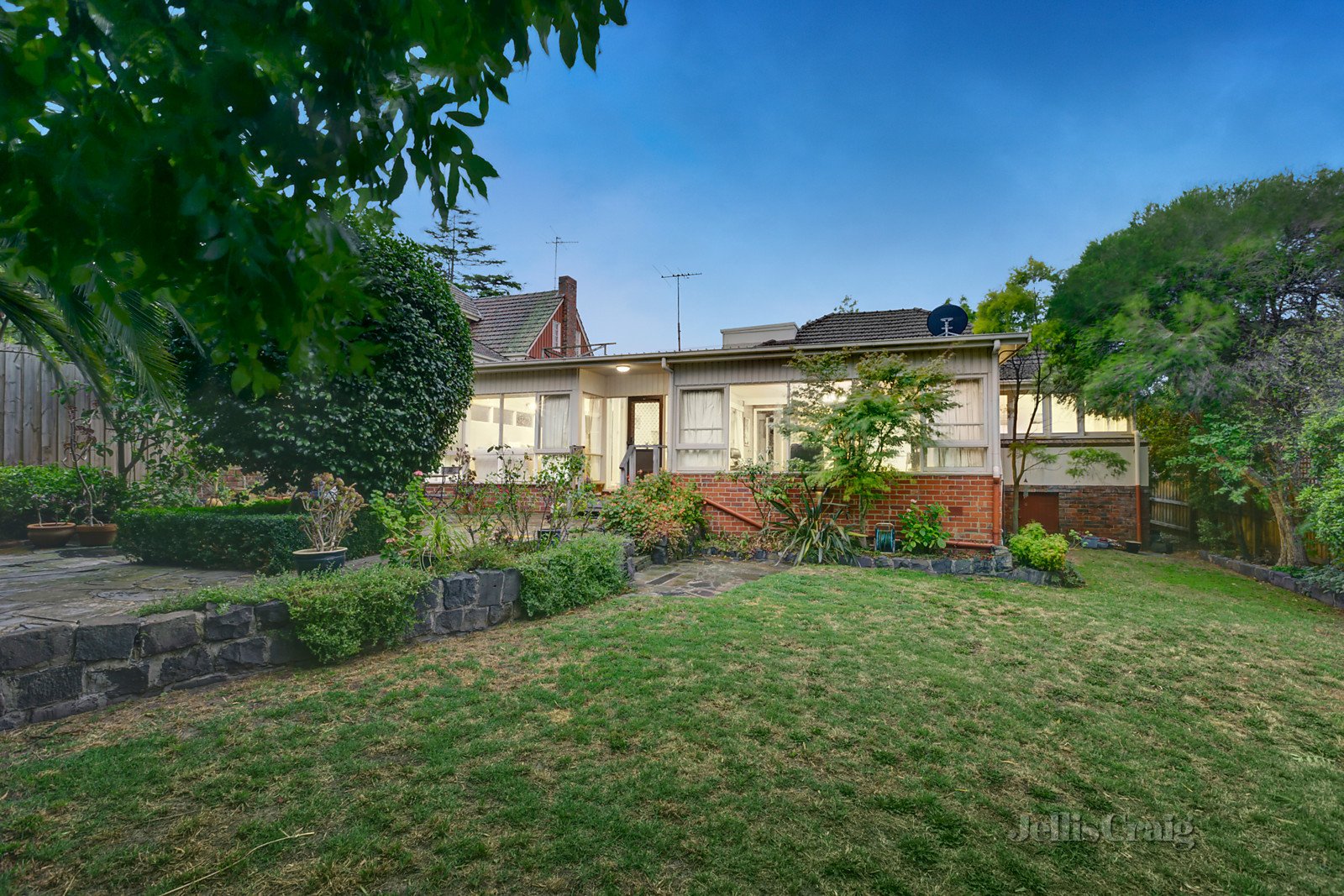 8 Marlborough Avenue, Camberwell image 8