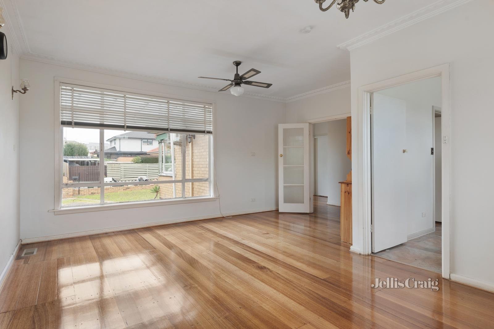 8 Martin Court, Bentleigh East image 2