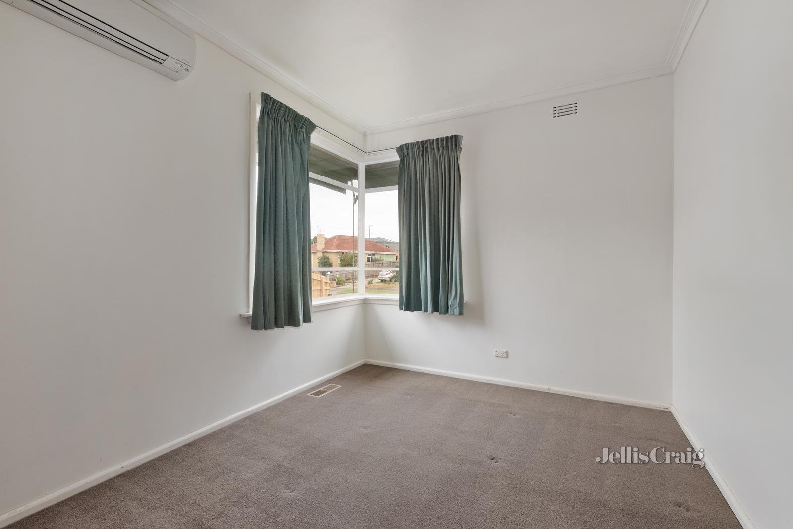 8 Martin Court, Bentleigh East image 7