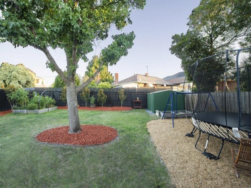 8 Mathers Avenue, Kew East image 5