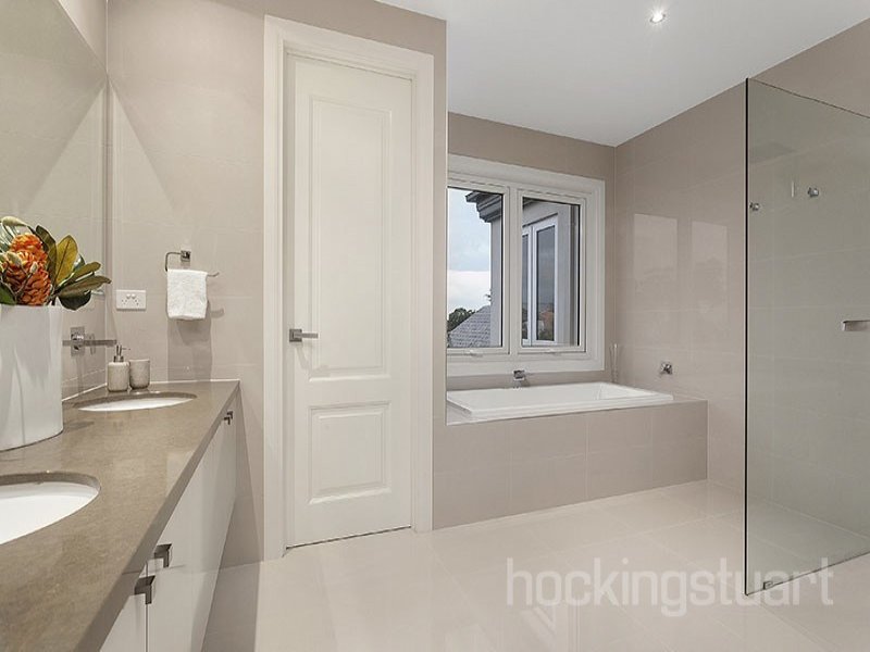 8 Maurice Street, Hawthorn East image 9