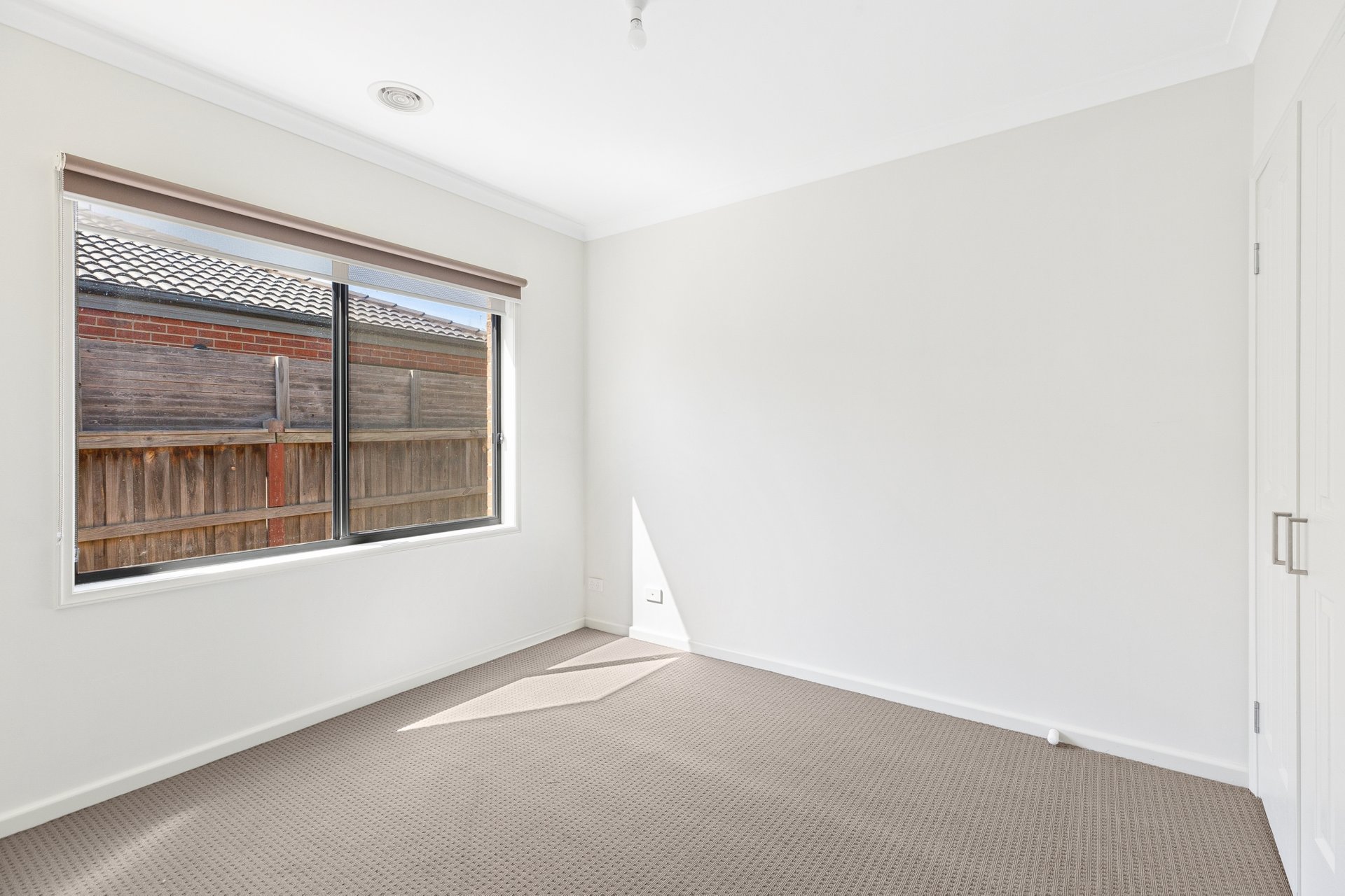 Property Gallery Thumbnail 9