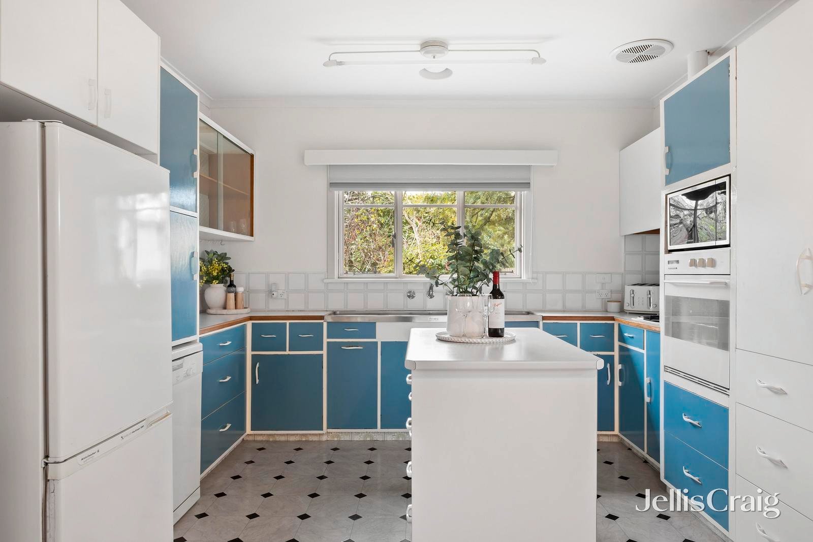 8 Mckay Court, Ringwood image 5