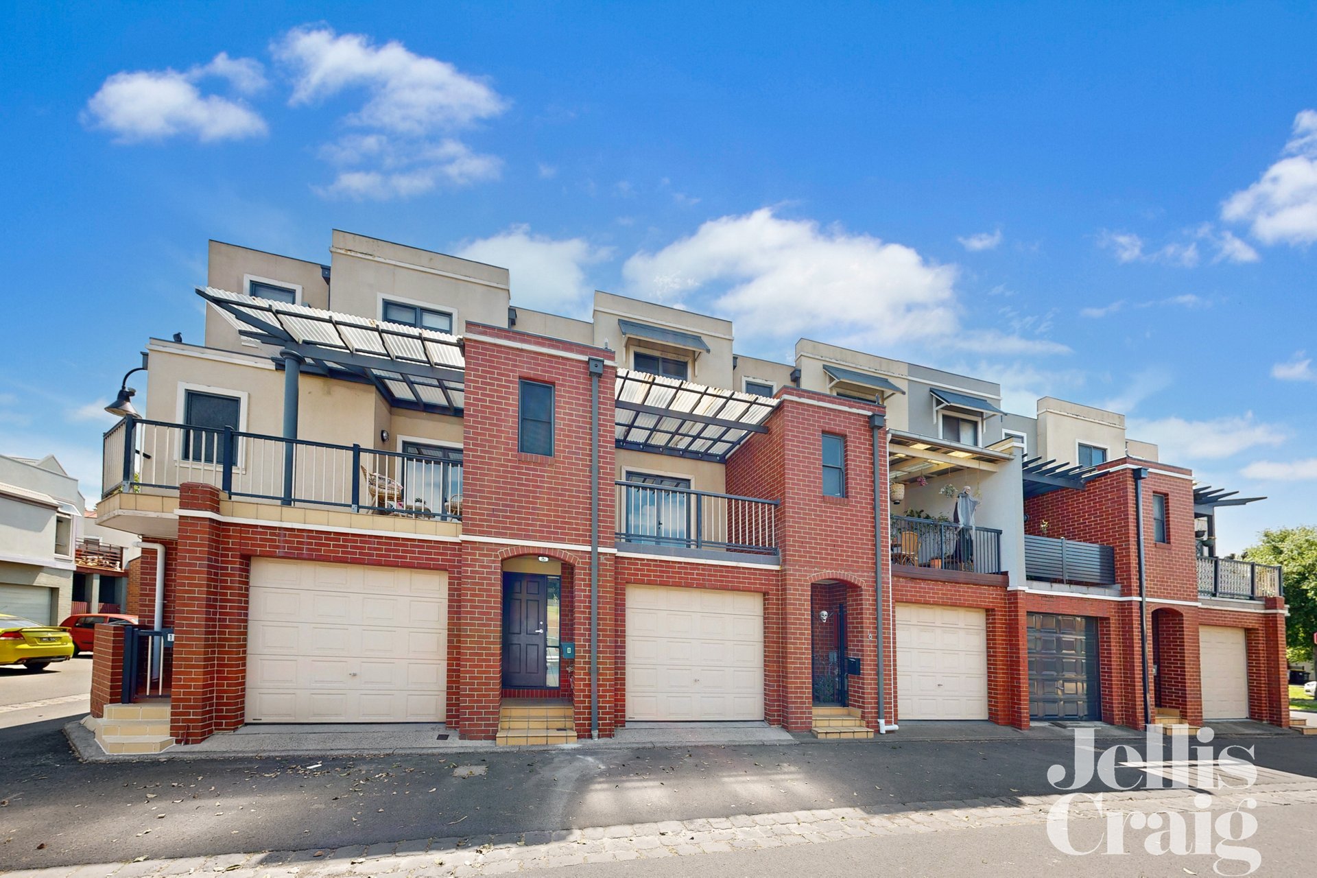 8 McNamara Mews, Kensington image 16