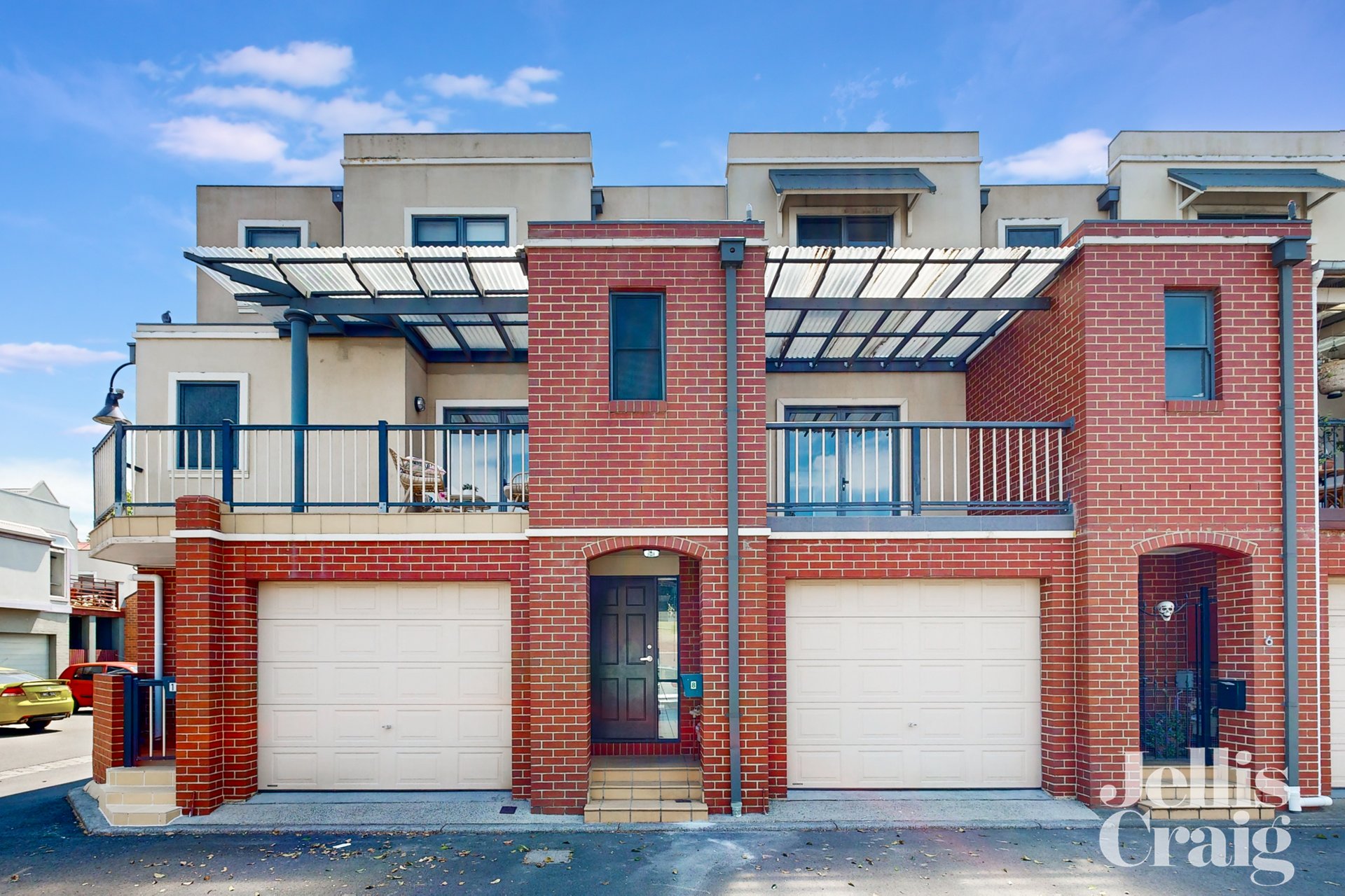 8 McNamara Mews, Kensington image 1