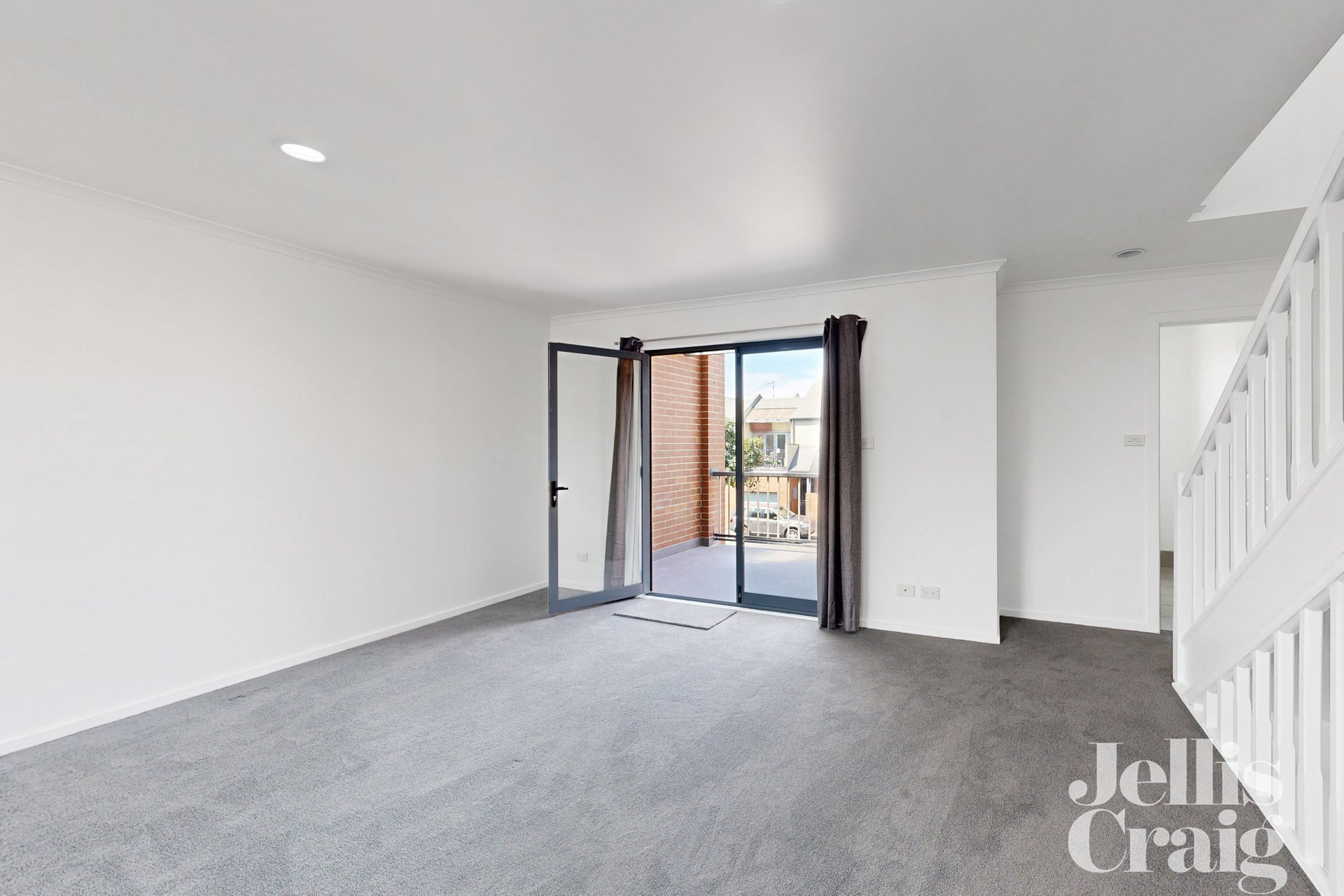 8 McNamara Mews, Kensington image 6