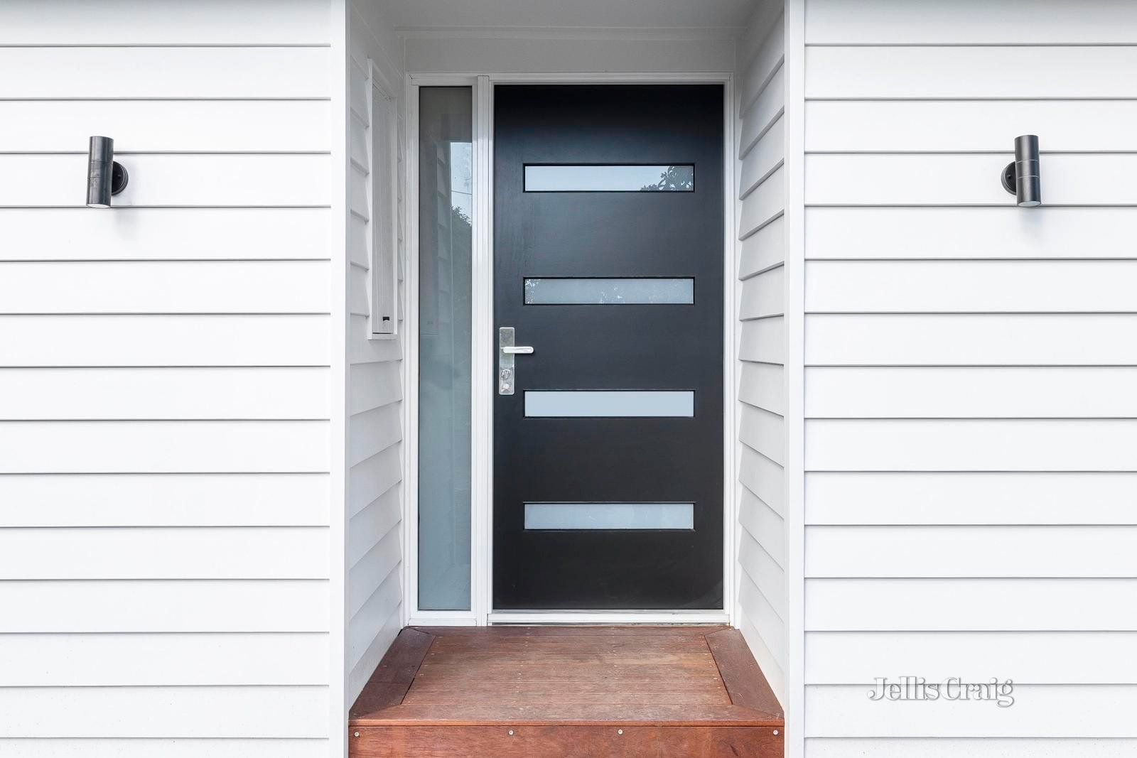 8 Melinga Crescent, Mornington image 2