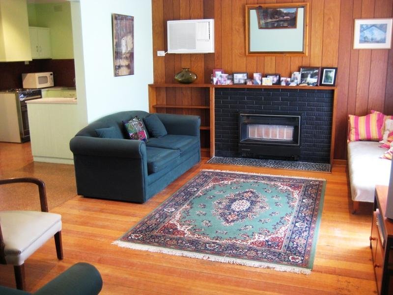 8 Merlin Crescent, Corio image 2