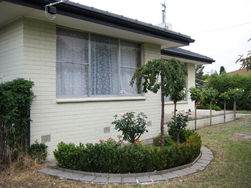 8 Merlin Crescent, Corio image 6