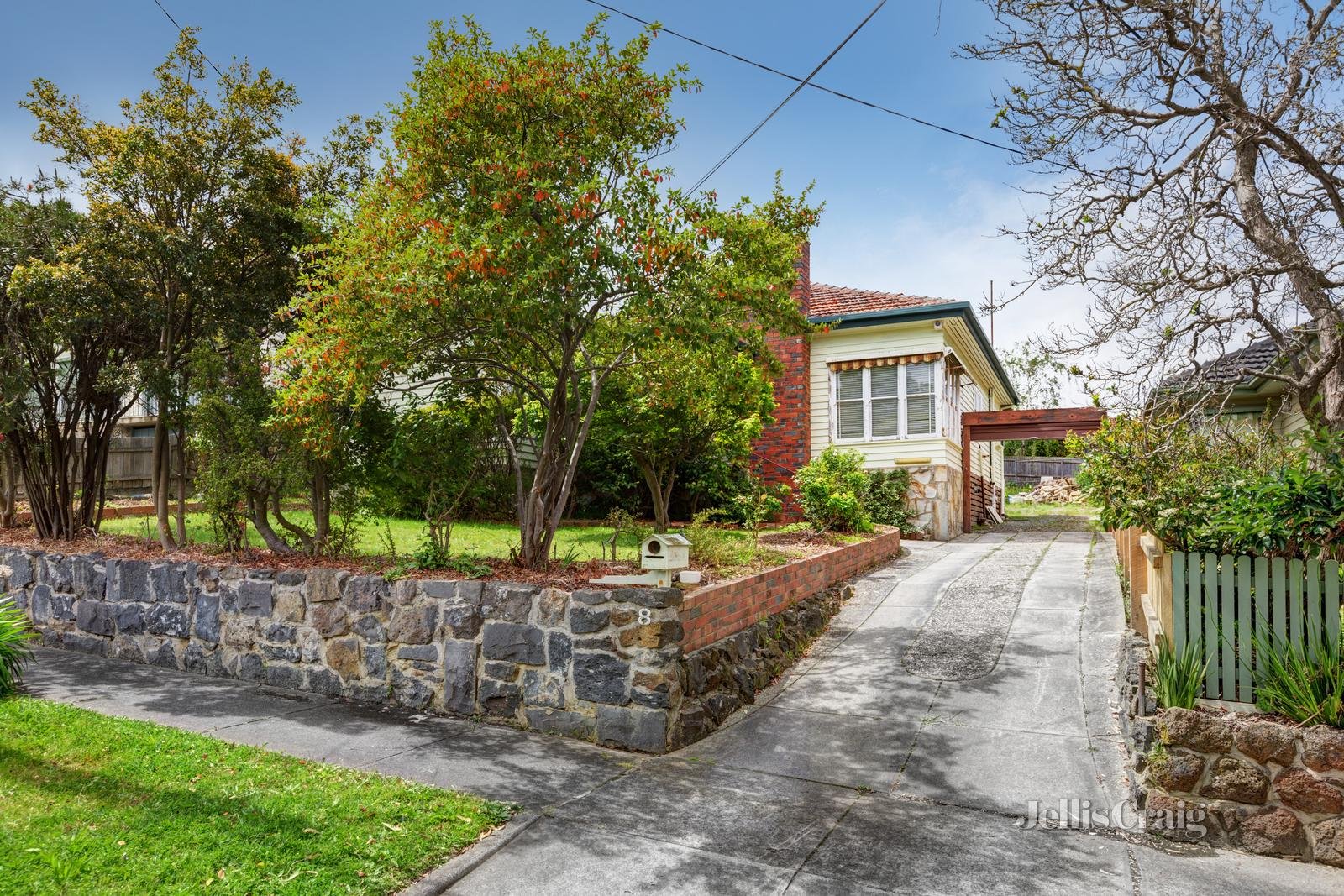 8 Milford Avenue, Burwood image 1