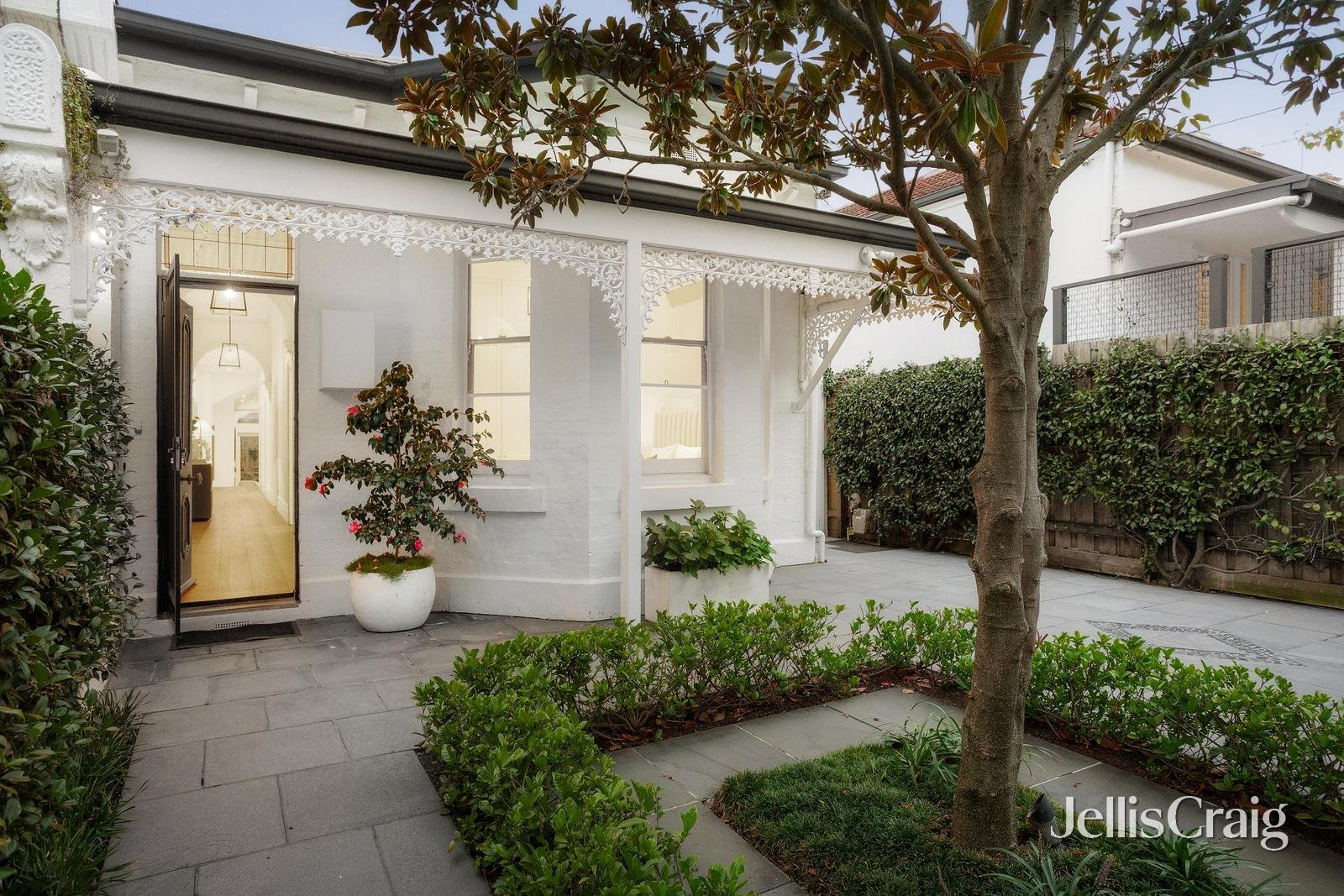 8 Moorhouse Street, Armadale image 1