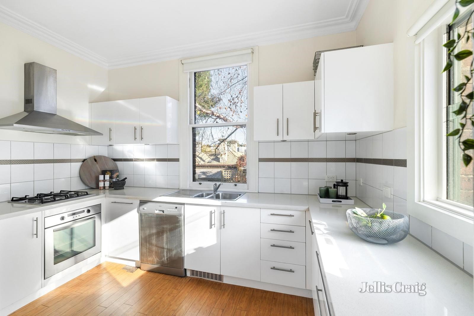8 Morang Road, Hawthorn image 5