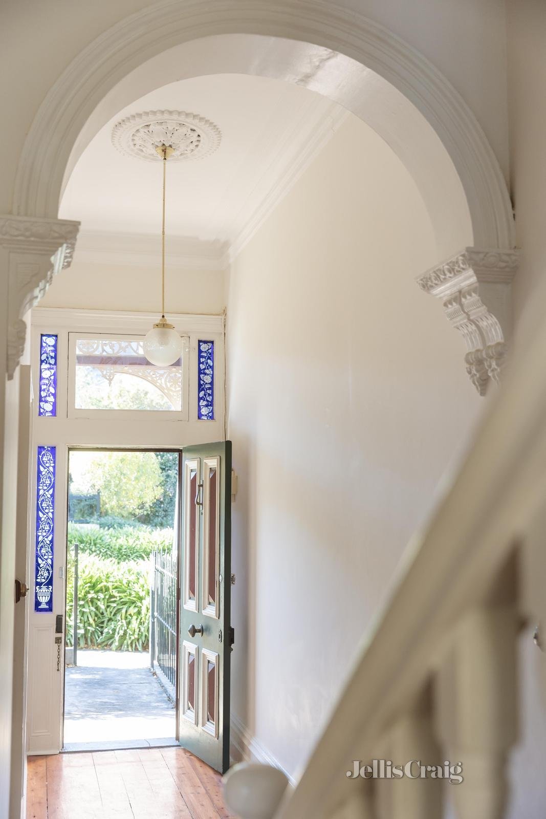 8 Morang Road, Hawthorn image 3