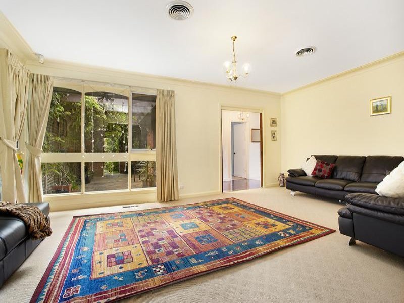 8 Moreton Street, Balwyn North image 2