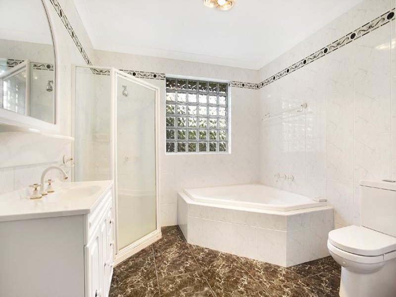 8 Moreton Street, Balwyn North image 6
