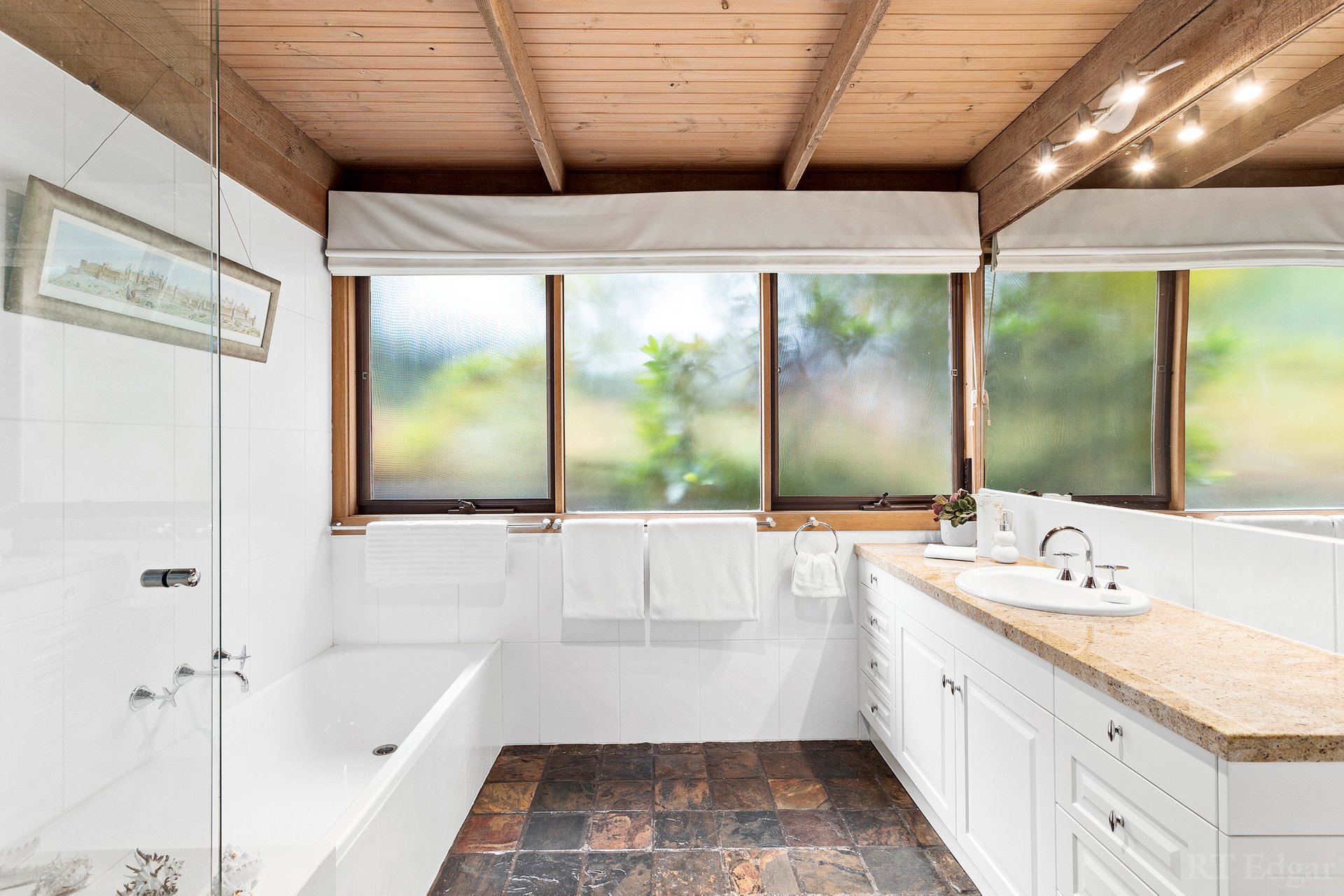 Property Gallery Thumbnail 8