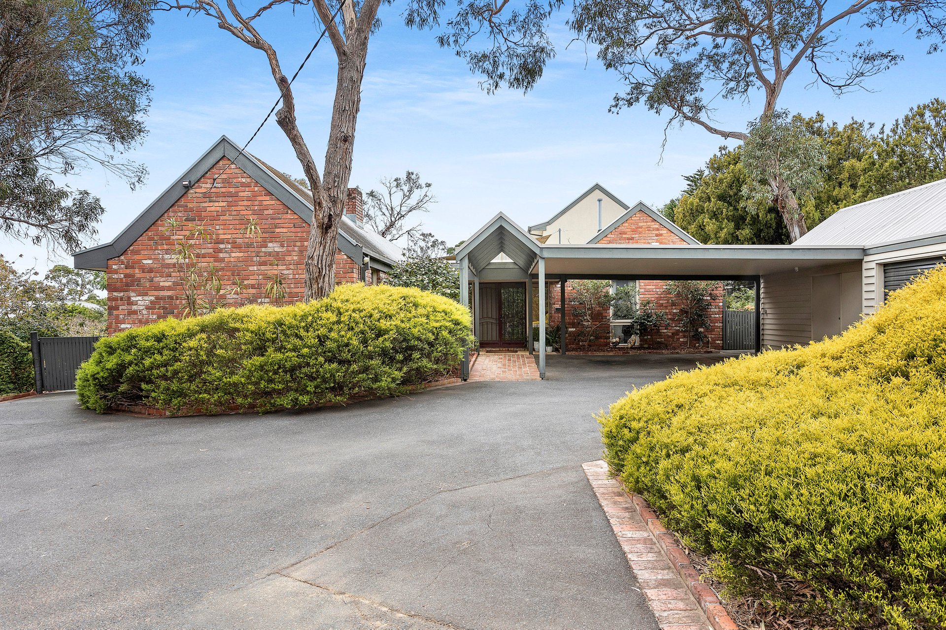 Property Gallery Thumbnail 11