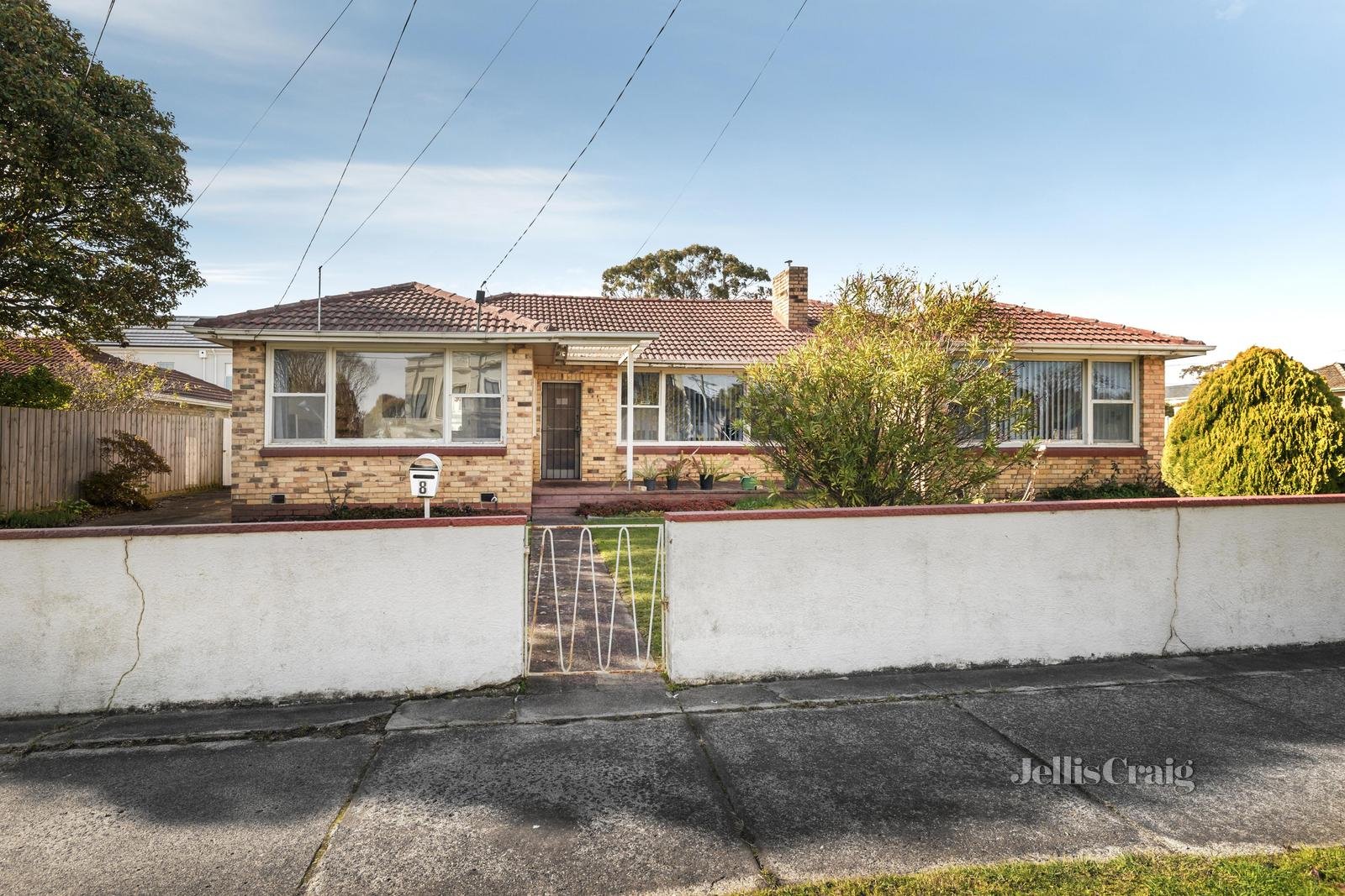 8 Moylan Road, Glen Waverley image 3