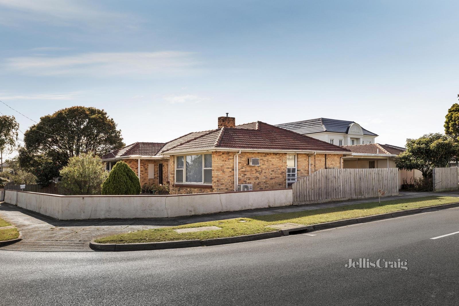 8 Moylan Road, Glen Waverley image 10