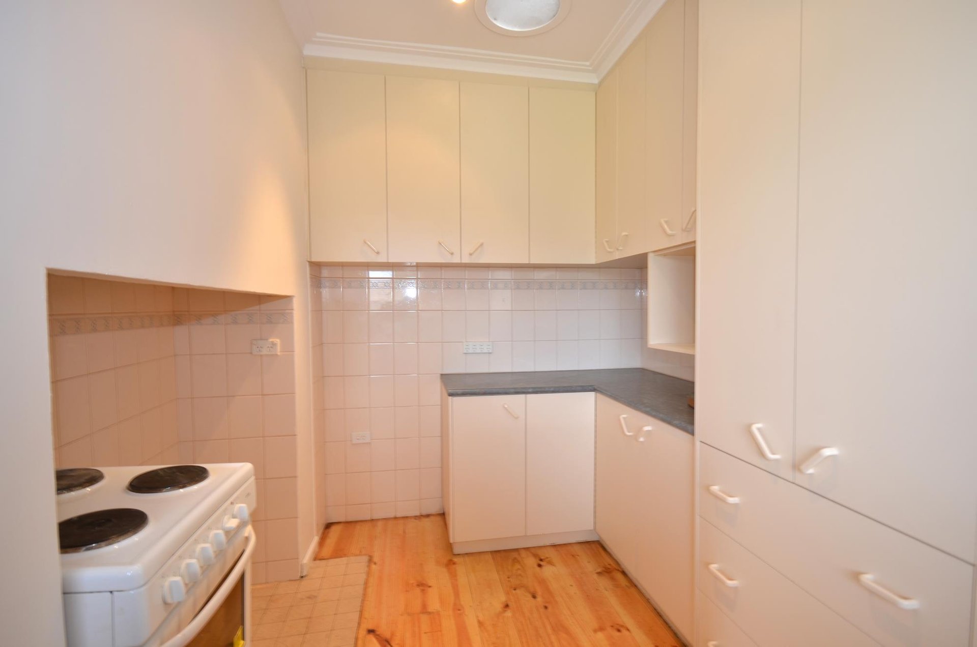 8 Muir Crescent, Newington image 5