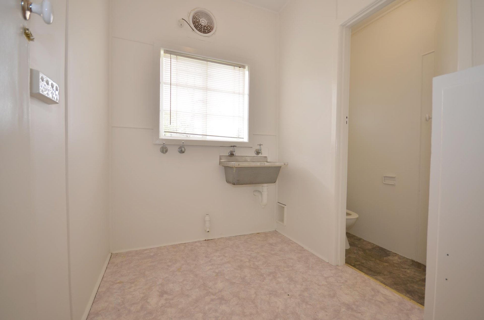 8 Muir Crescent, Newington image 11