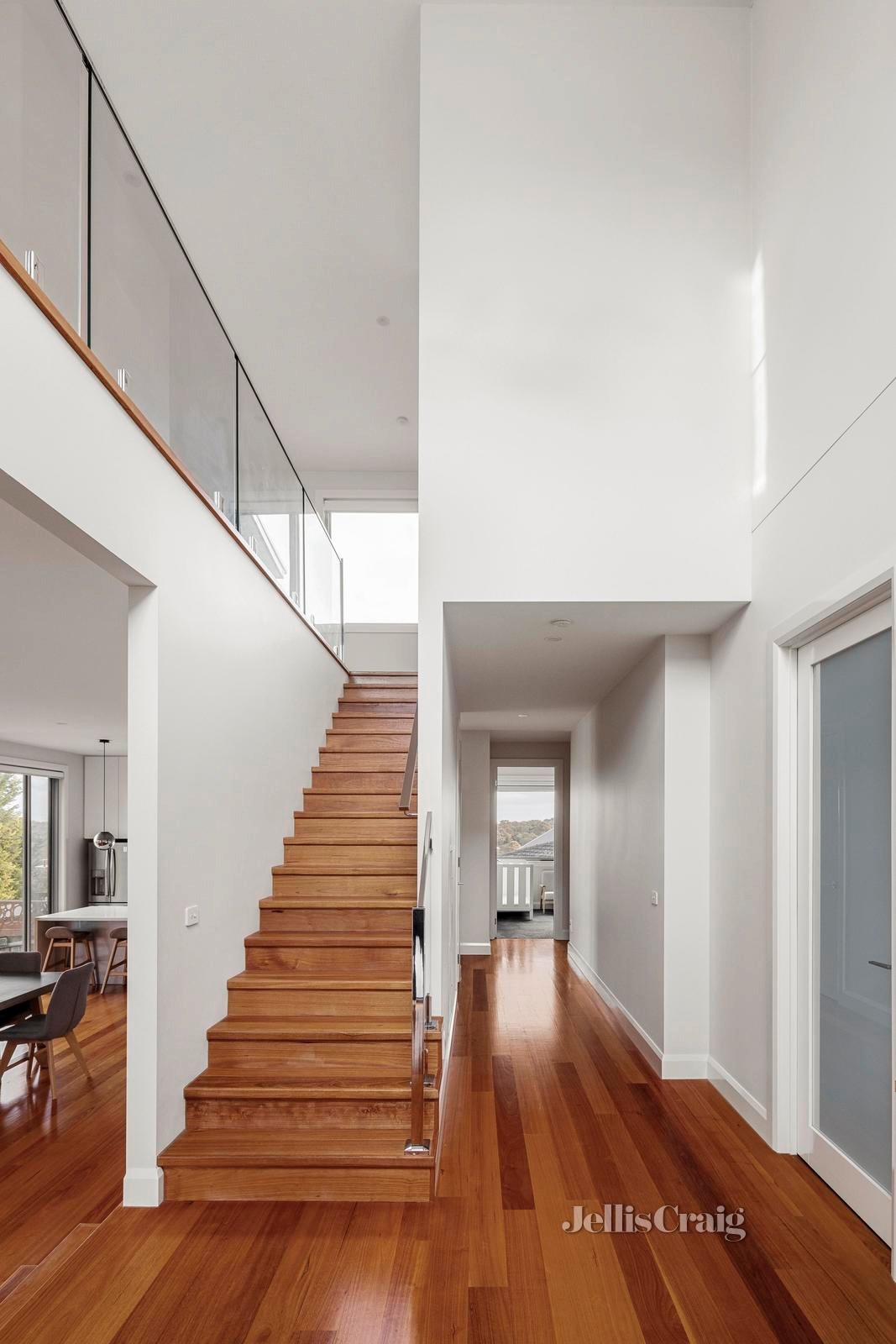 8 Murrays Place, Eltham North image 4