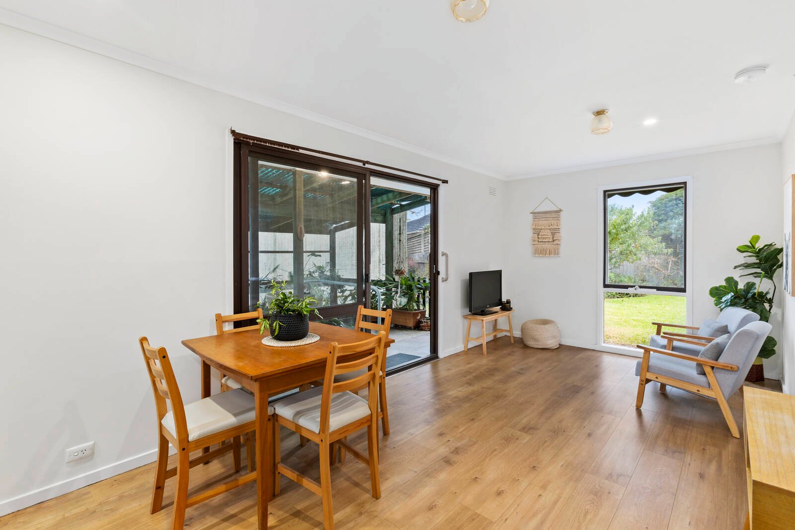 Property Gallery Thumbnail 3