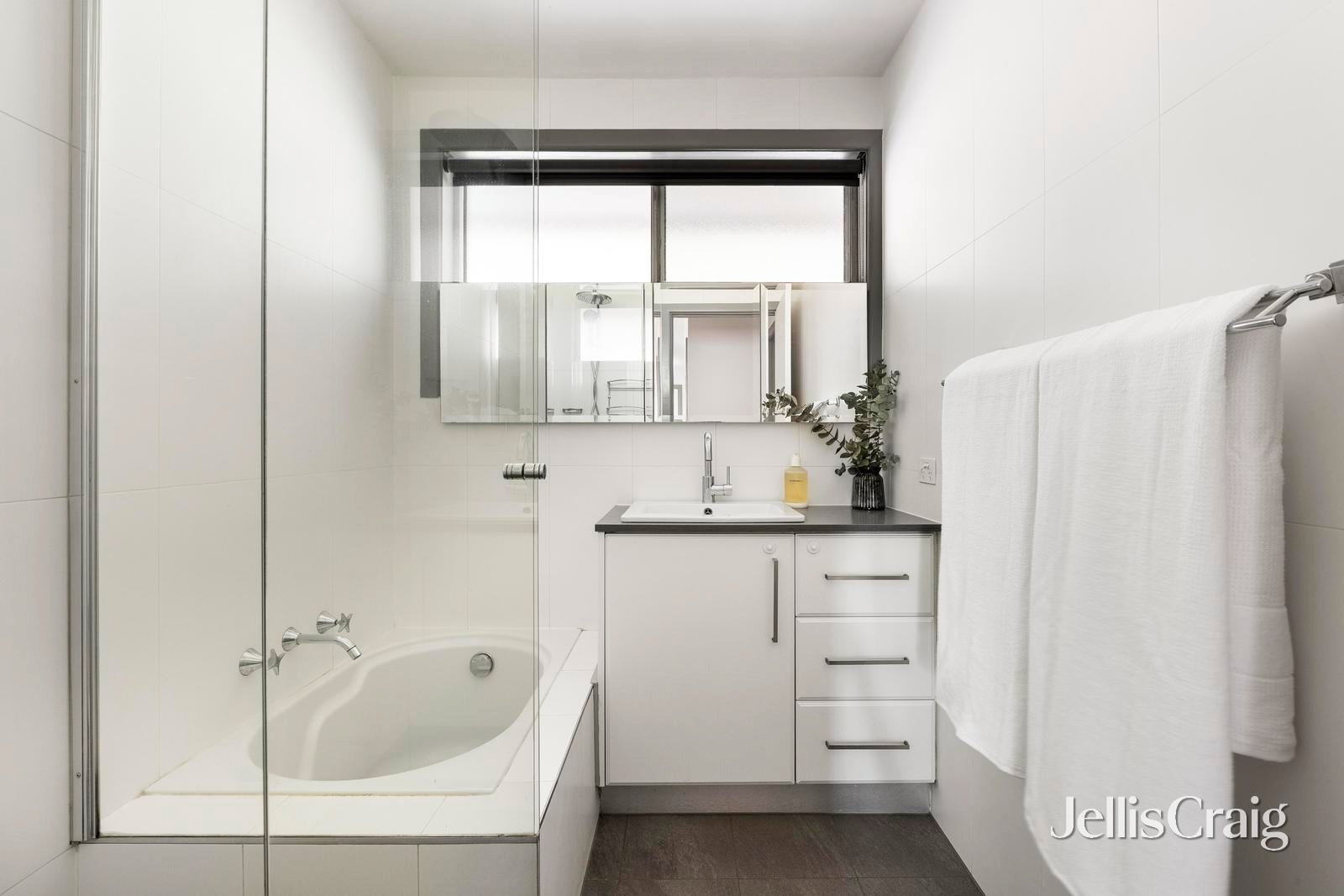 8 Neerim Street, Thomastown image 7
