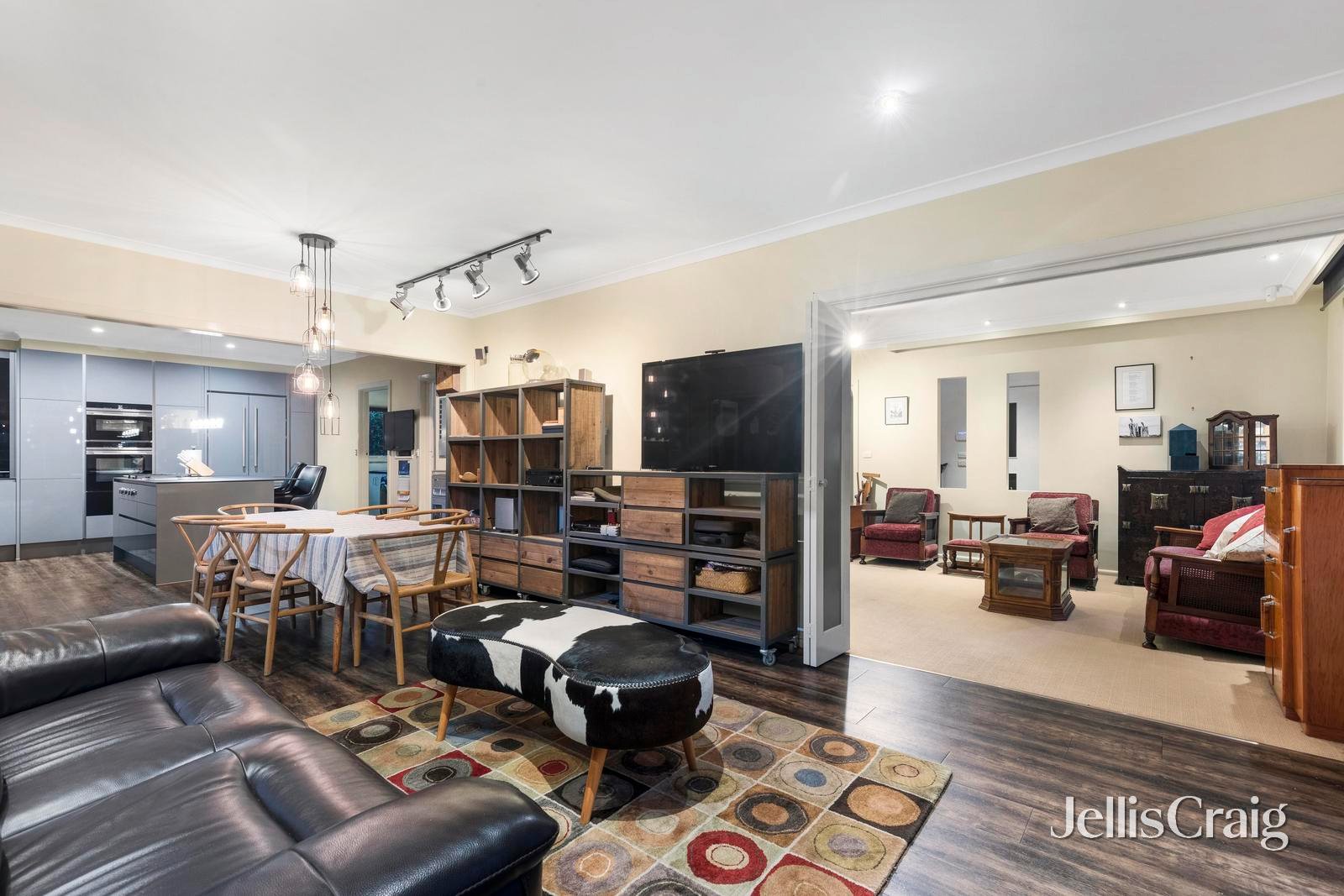 8 Nethercote Drive, Mount&nbsp;Waverley image 3