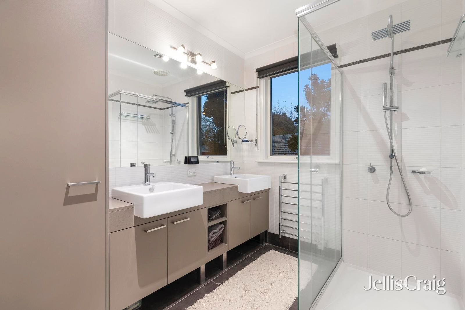 8 Nethercote Drive, Mount&nbsp;Waverley image 8