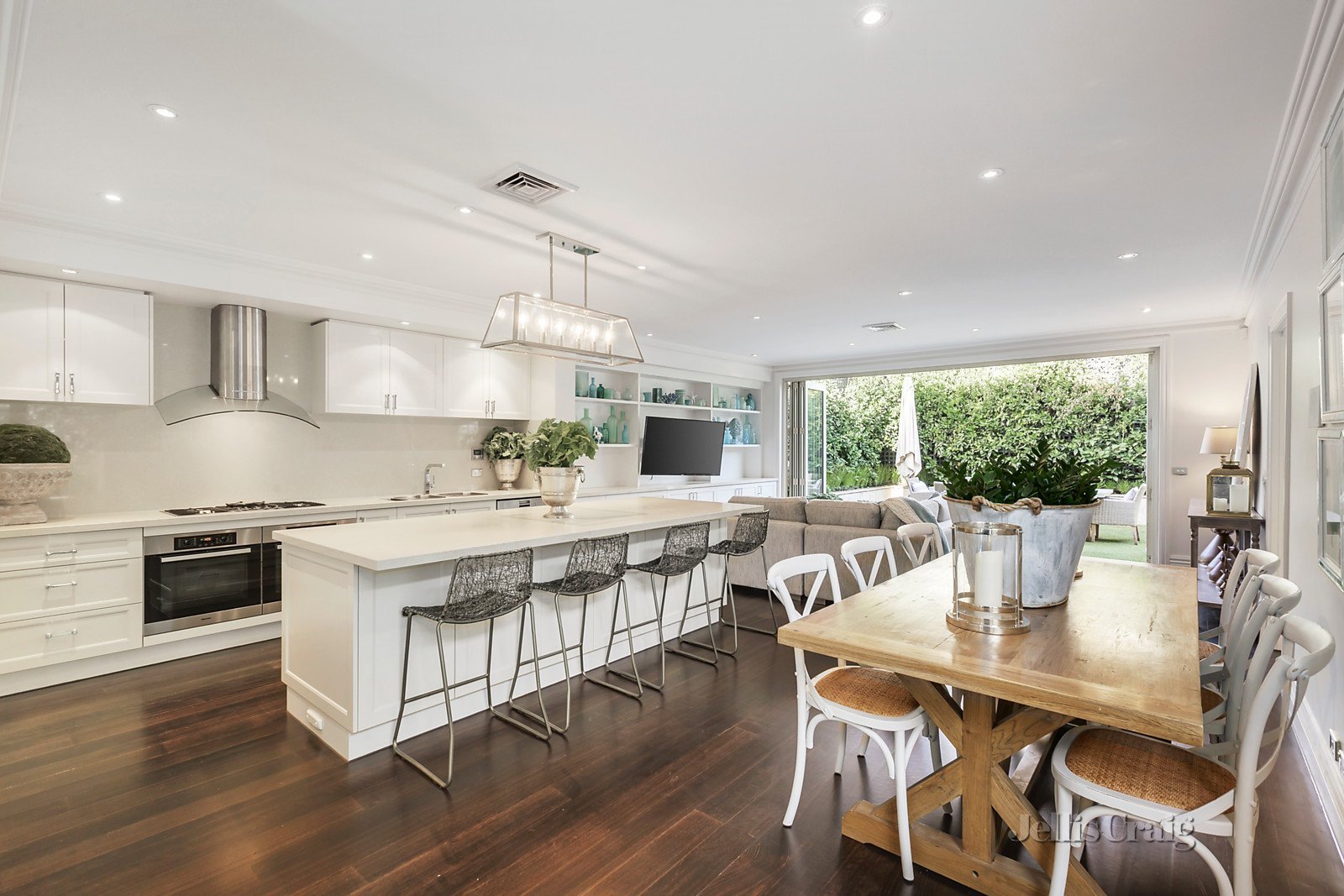 8 Nicholson Street, South Yarra image 4