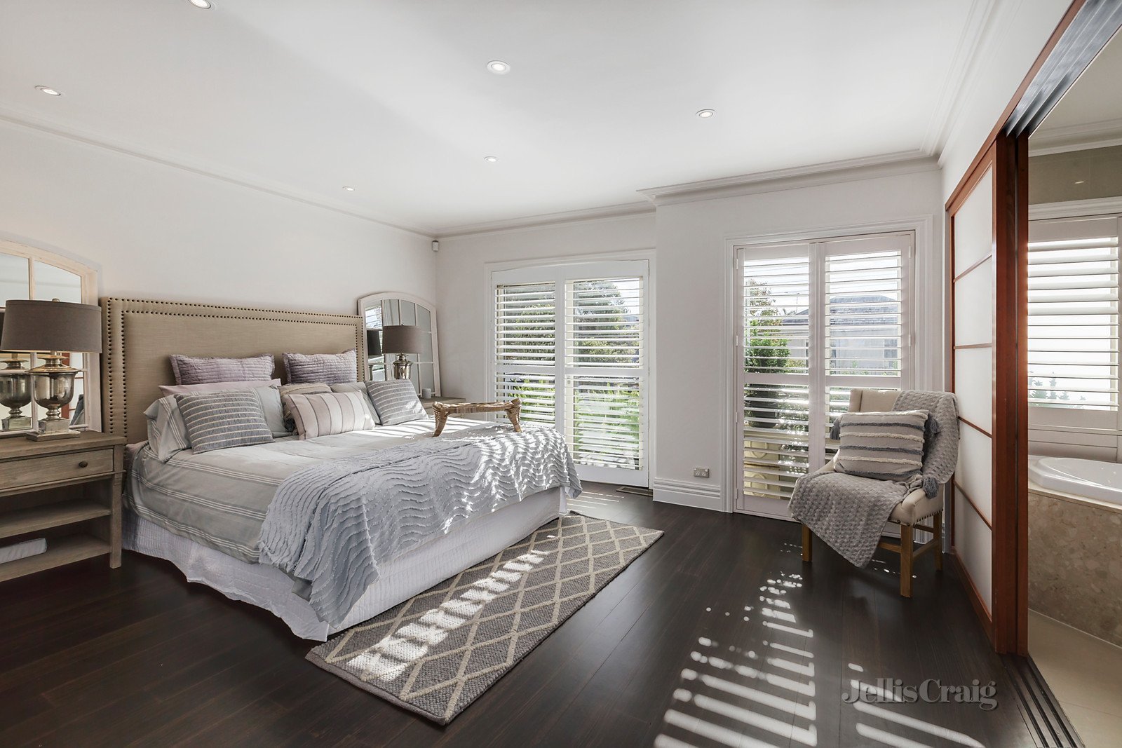 8 Nicholson Street, South Yarra image 6