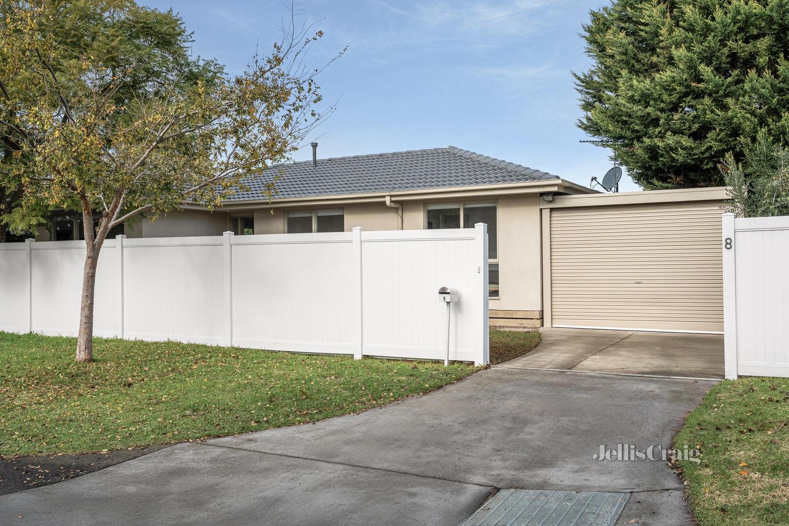 8 Ninth Avenue, Chelsea Heights image 13