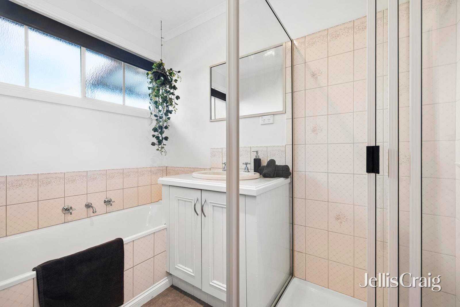 8 Noonan Grove, Woodend image 10