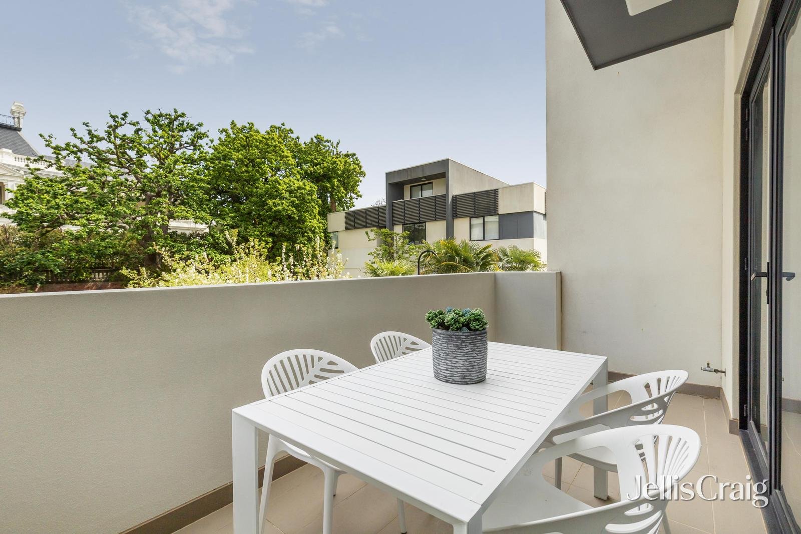 8 Norfolk Place, Malvern image 3