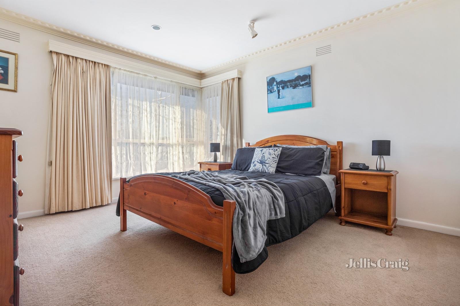 8 Normanby Road, Bentleigh East image 7
