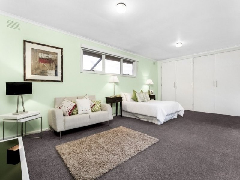 8 North Court, Surrey Hills image 5