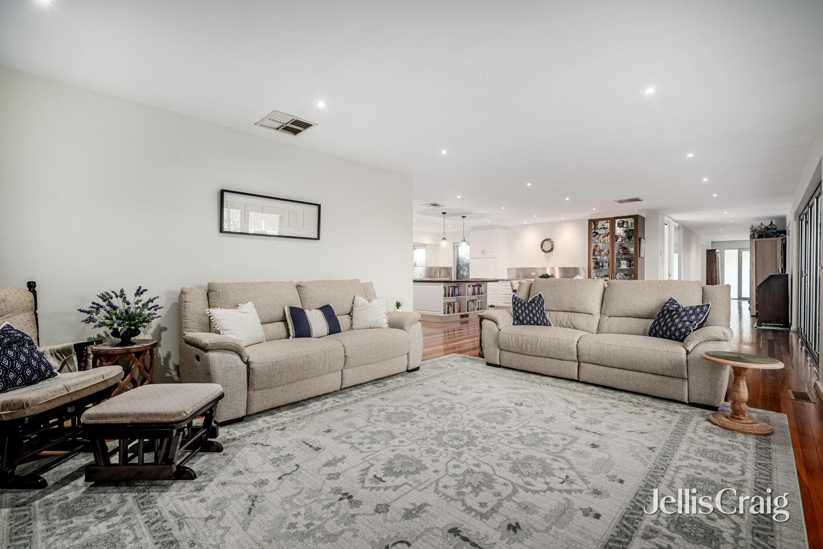 8 Northam Street, Glen Waverley image 3