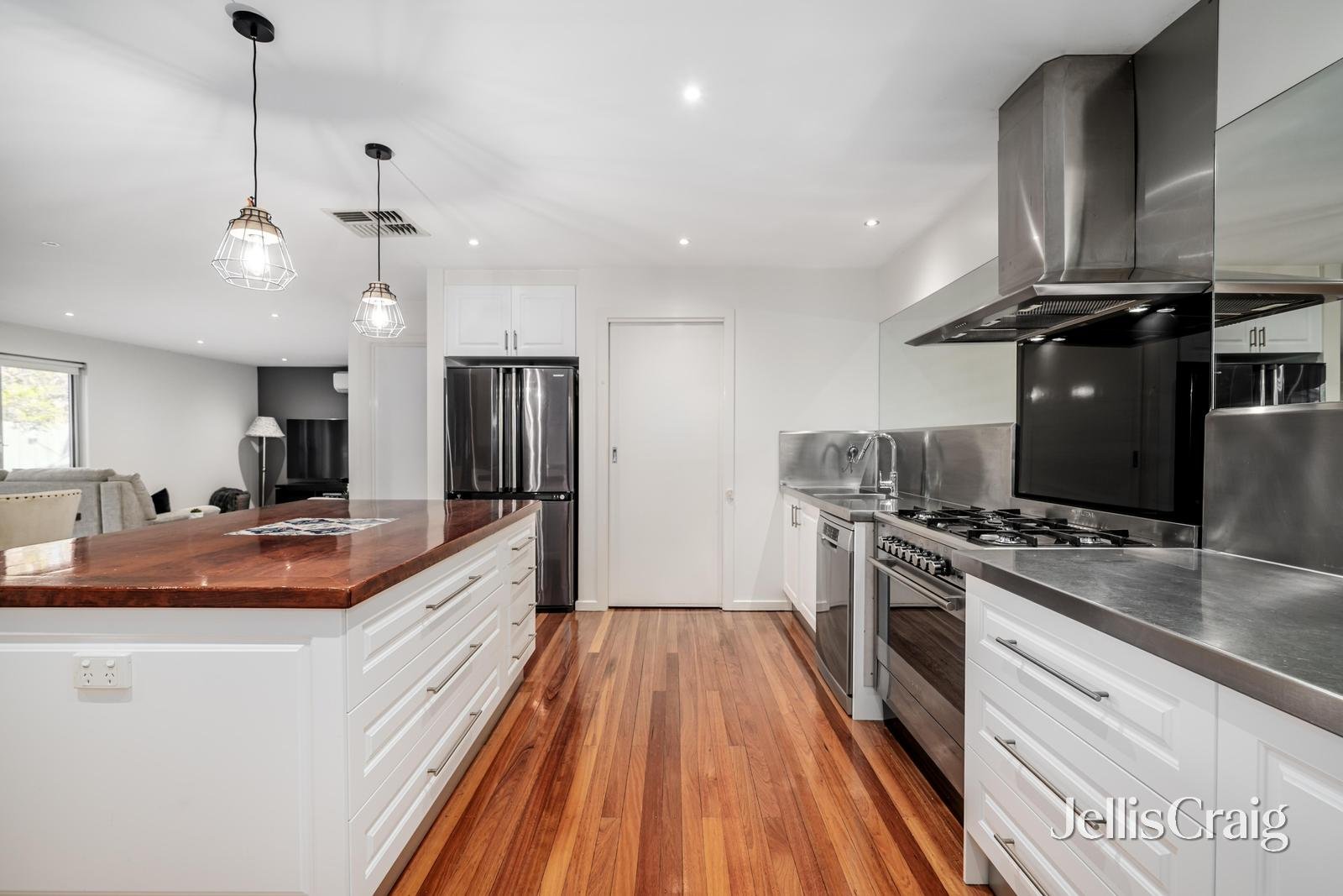 8 Northam Street, Glen Waverley image 5