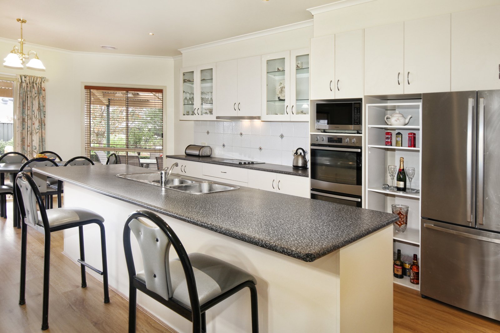 Property Gallery Thumbnail 3