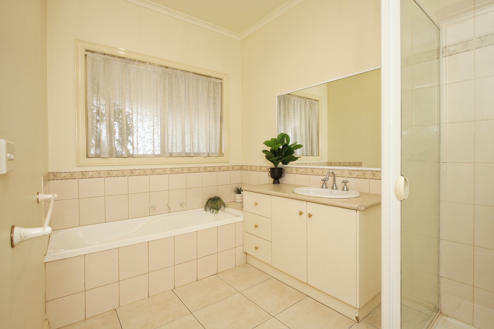 Property Gallery Thumbnail 9