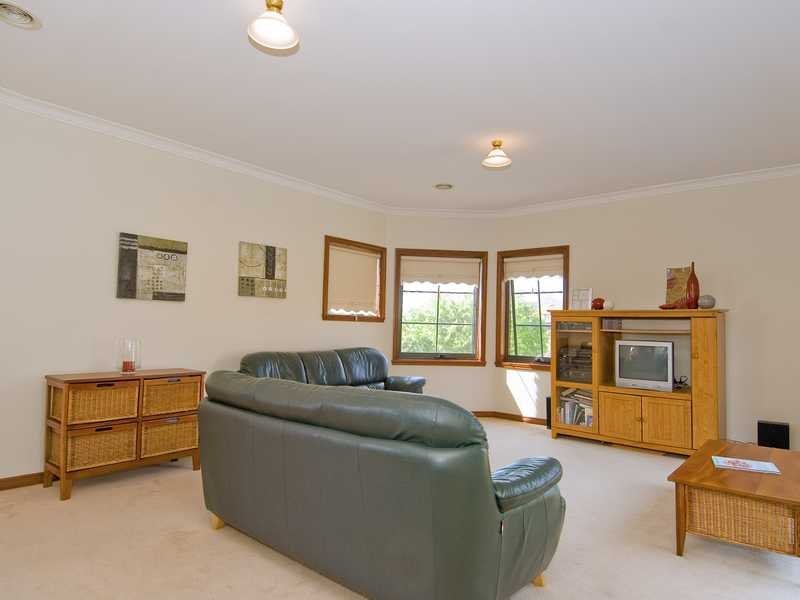 8 Oakbank Avenue, Highton image 14