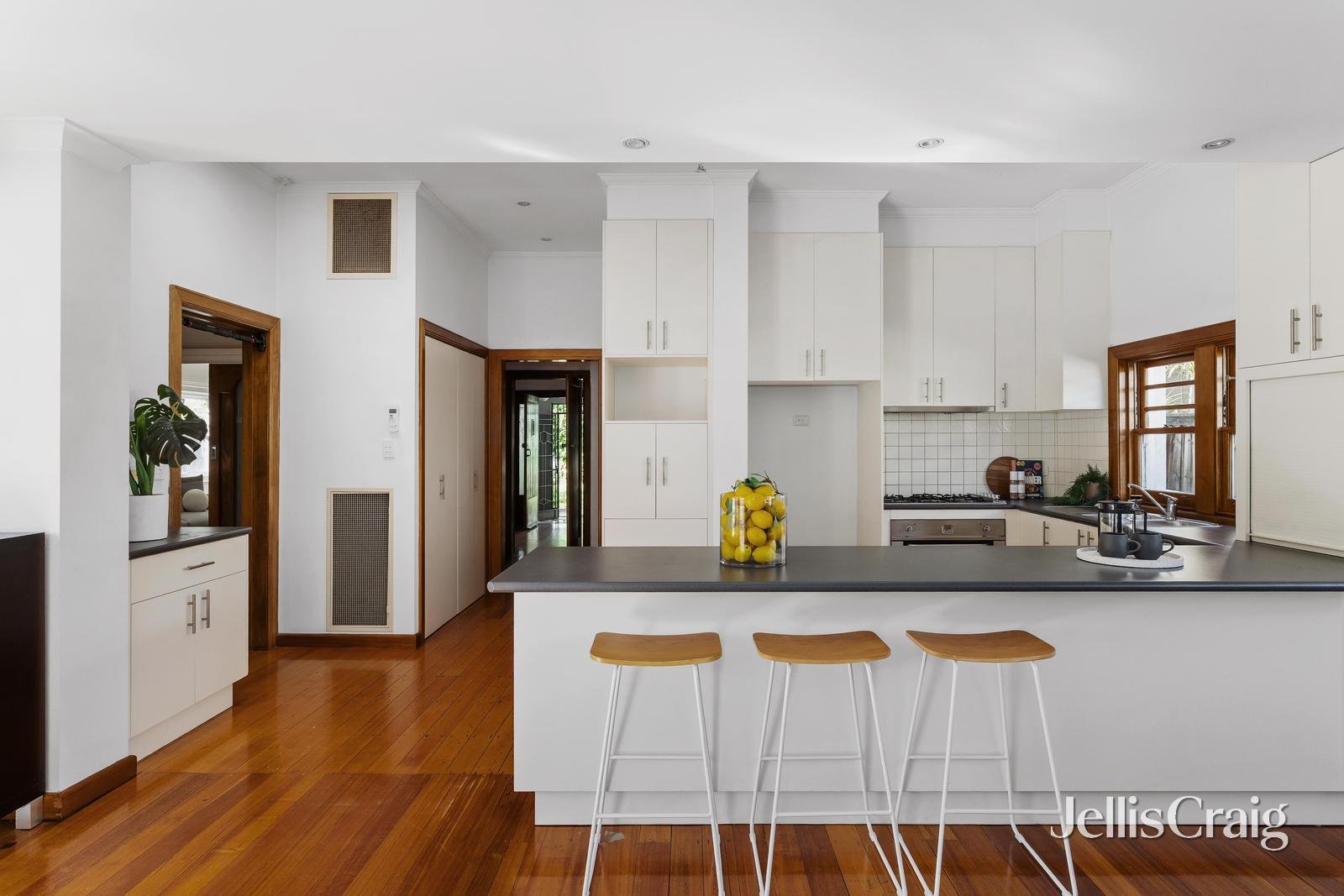 8 Oakwood Avenue, Brighton image 6