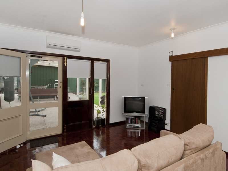 8 Orchard Street, East Geelong image 5